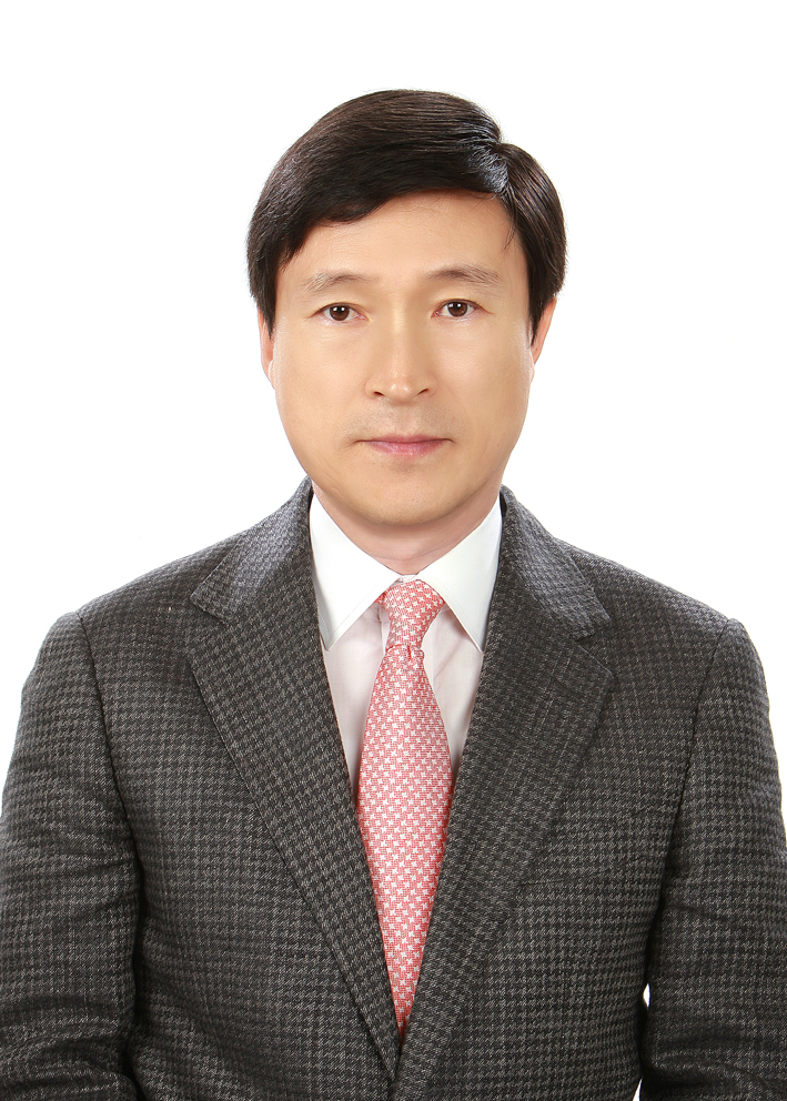 이은근위원 사진.jpg